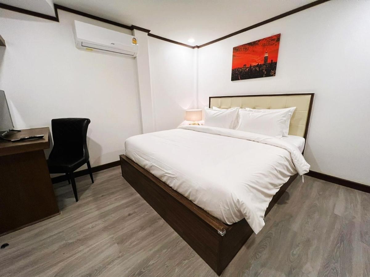 Hotel De Thaphae Chiangmai à Chiang Mai Extérieur photo