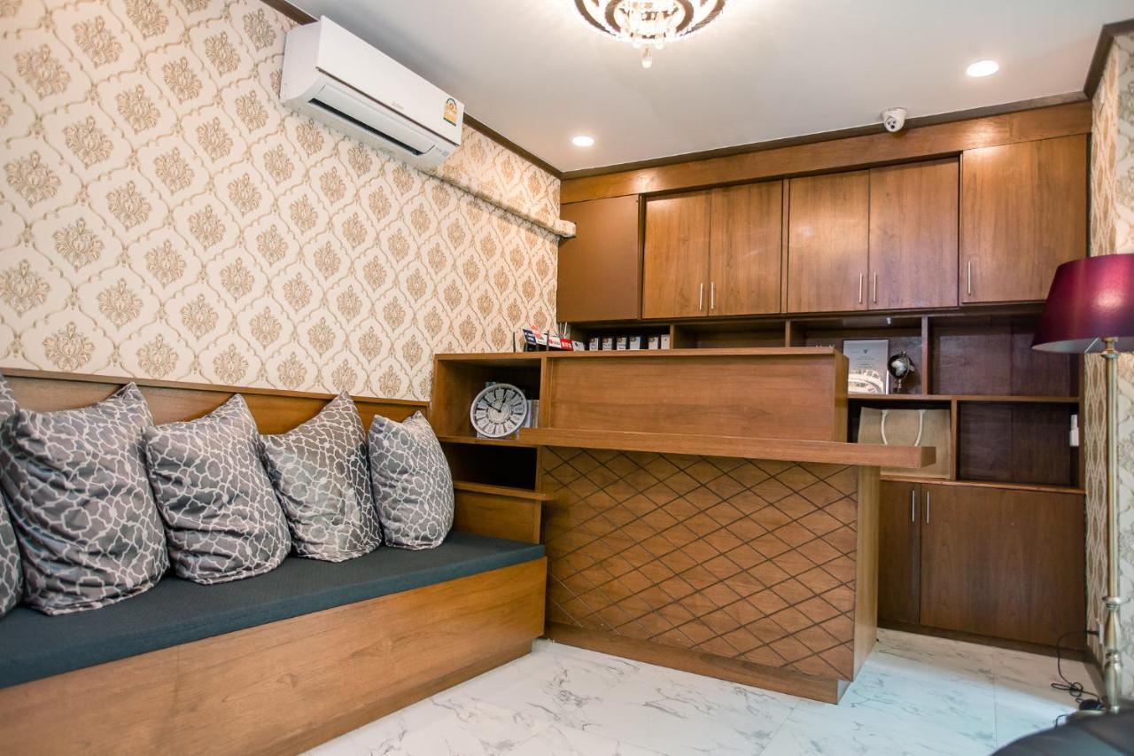 Hotel De Thaphae Chiangmai à Chiang Mai Extérieur photo