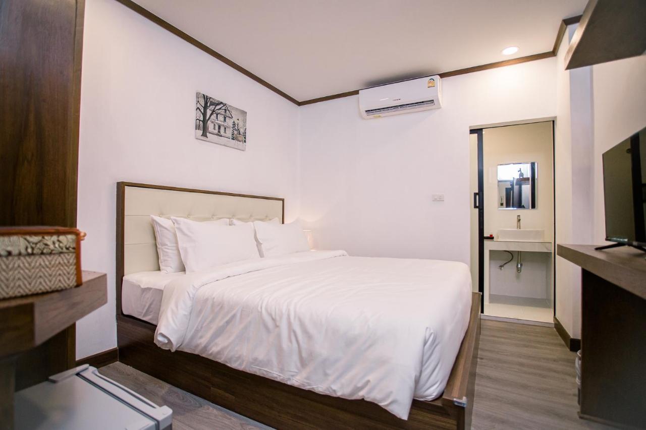 Hotel De Thaphae Chiangmai à Chiang Mai Extérieur photo