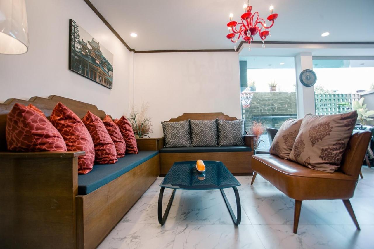 Hotel De Thaphae Chiangmai à Chiang Mai Extérieur photo